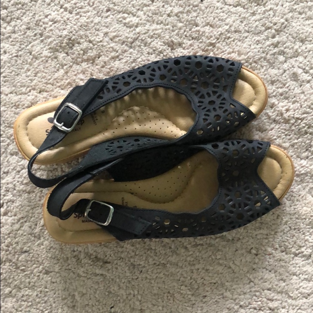 Black and Tan wedges!